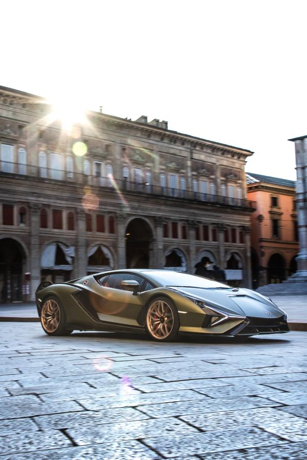 Lamborghini Sian Homage Bolognas UNESCO Heritage 8 1
