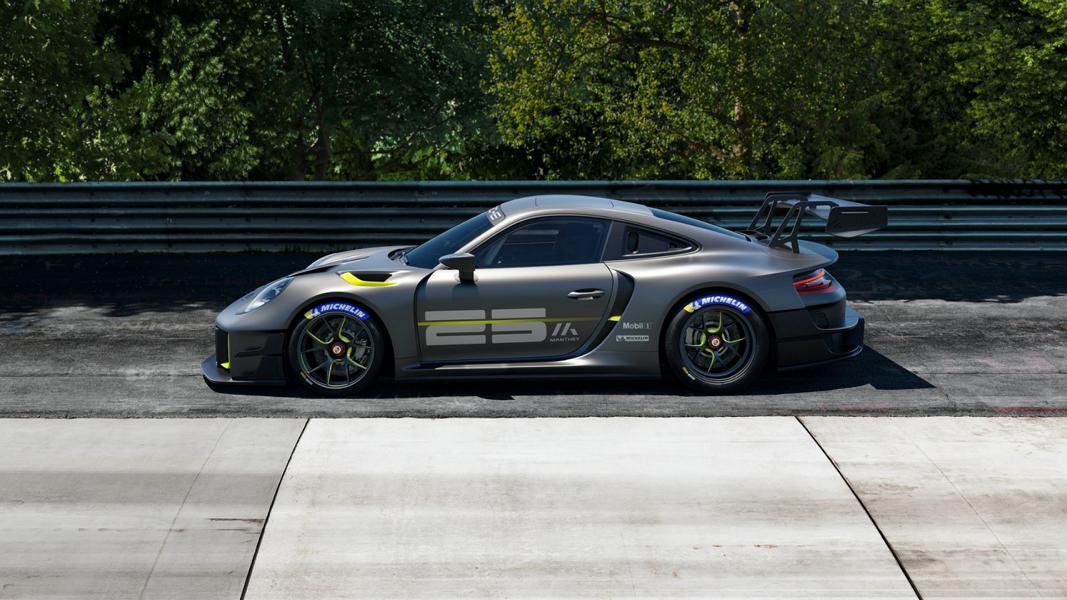 Porsche 911 GT2 RS Clubsport 25 with Manthey Parts!