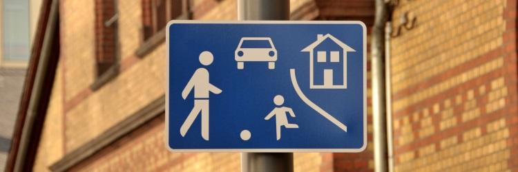 spielstrasse verkehrsberuhigter Bereich Tempo 3 Tipp: Wie schnell dürfen Sie in Spielstraßen fahren?