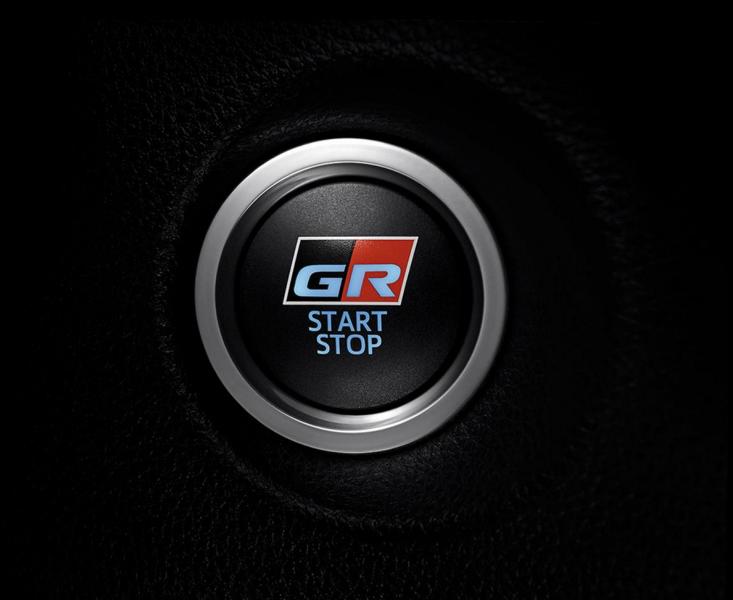 2022 Toyota Corolla Cross GR Sport od Gazoo Racing!