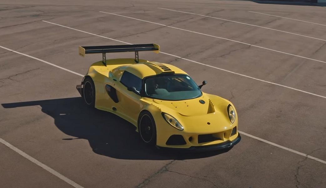 Lotus Exige Carbon-Flunder mit 6,2-Liter-AMG-Sauger-V8!