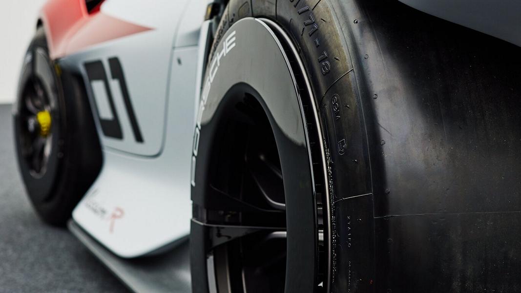 Porsche Concept Study Mission R: +1.000 sportowców PS!