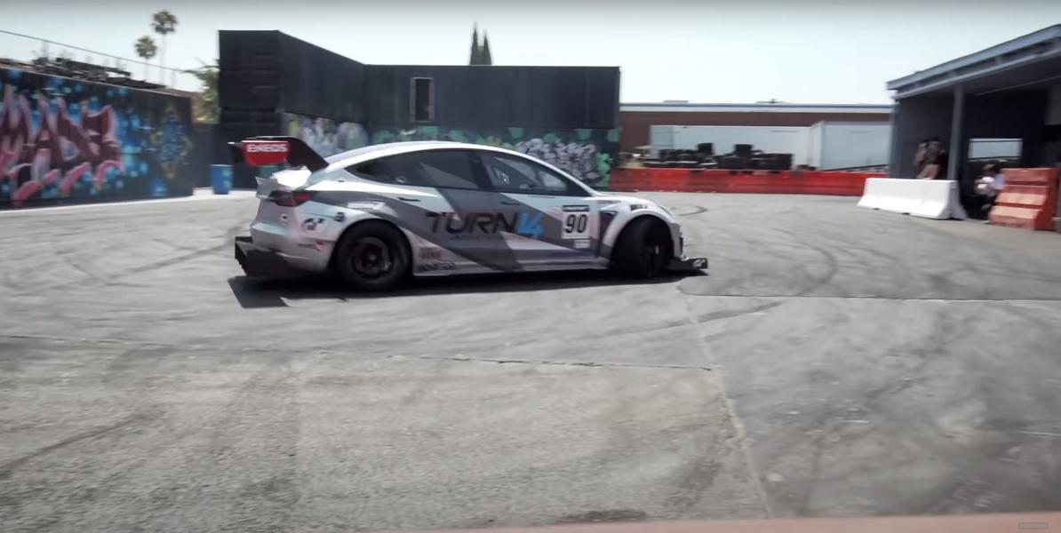 Video: A Tesla Model 3 as a racing car for drifting?