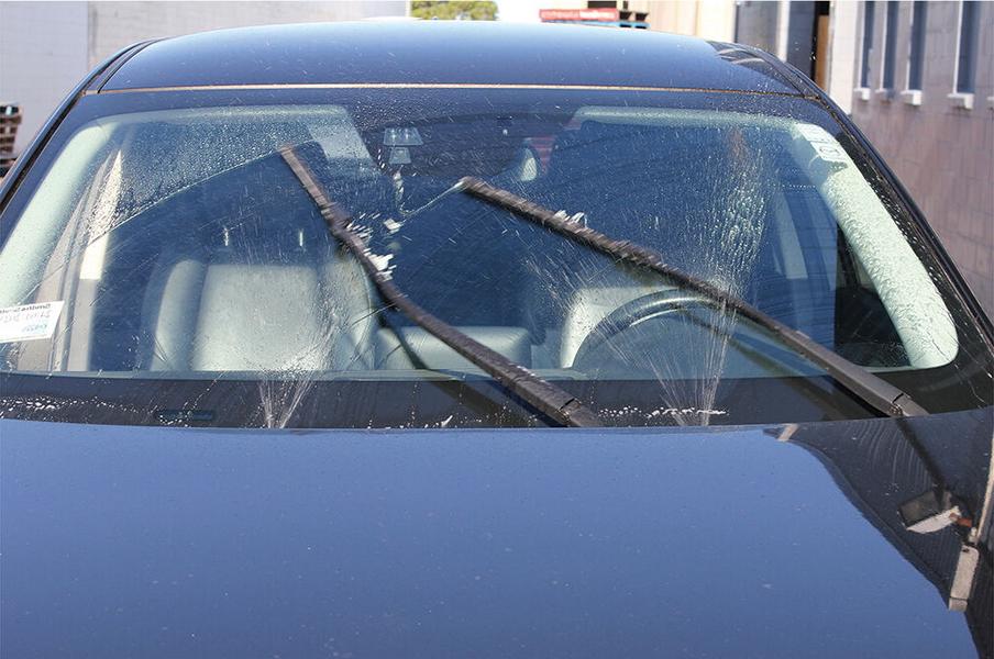Remove insect debris from the car: this is how it works!