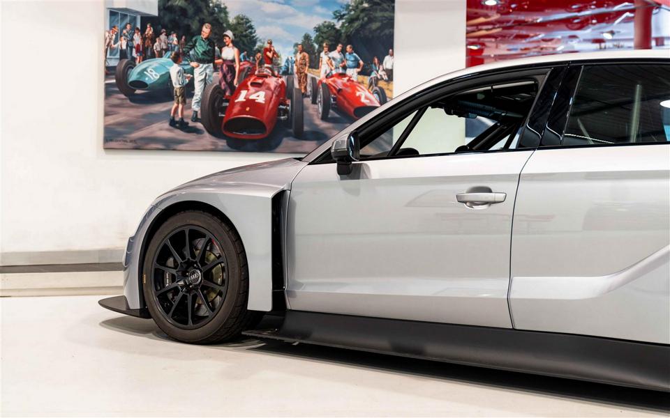 Audi RS3 LMS TCR 10 Audi RS3 LMS TCR steht in Großbritannien zum Verkauf!
