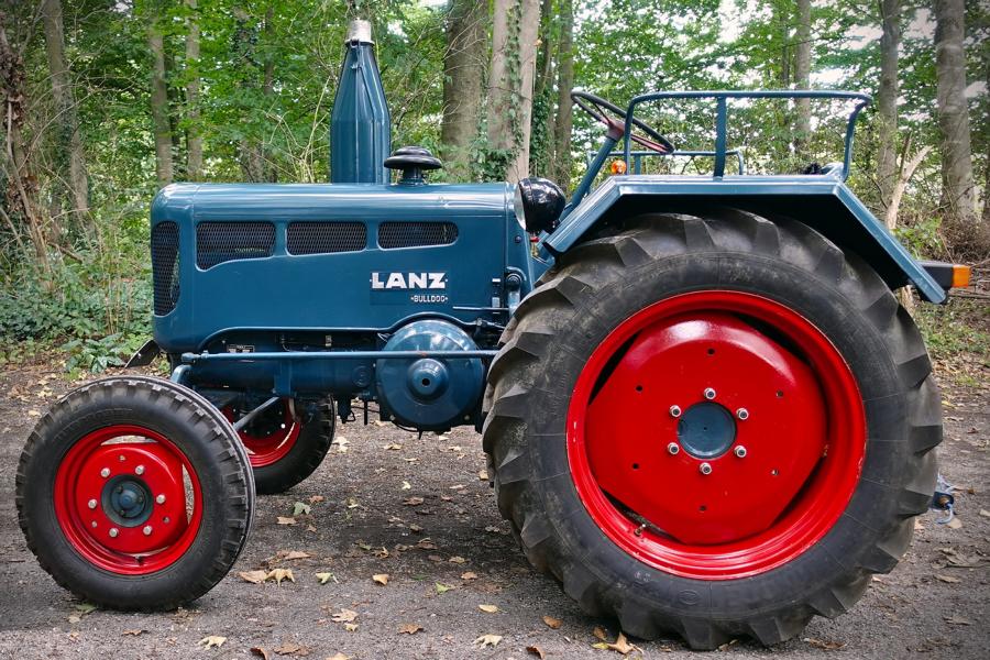 Lanz tractor theft vintage car