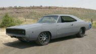 Video: Dodge Charger del 1968 con motore Hellephant Crate!