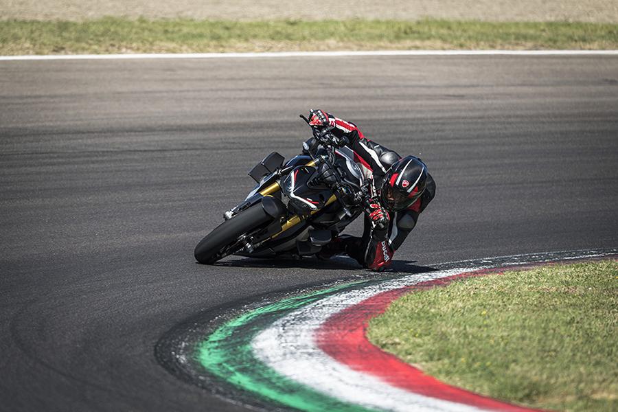Ducati Streetfighter V4 SP 2022 41