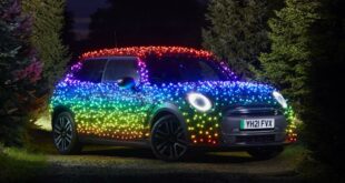Festive MINI Cooper SE LED lights Donate 11 310x165 MINI Lifestyle Collection: Stylish gifts for young and old MINI fans!