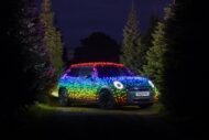 Le luci LED festive MINI Cooper SE donano 2 190x127