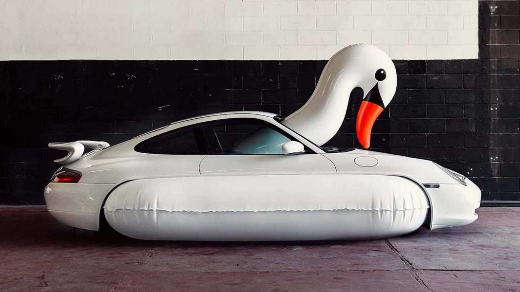 Swan Art Car von Chris Labrooys von Porsche nachgebaut!