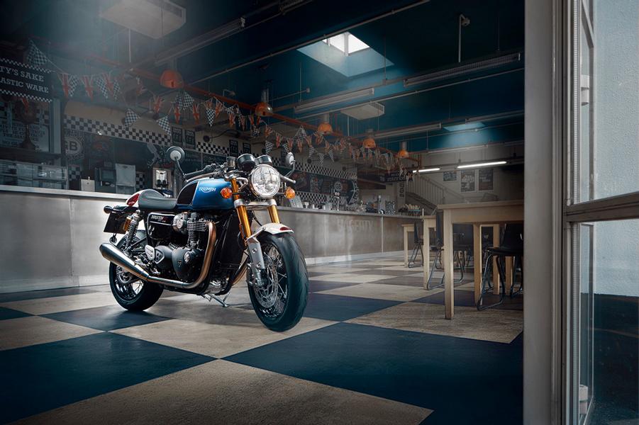 TRIUMPH special model Thruxton RS Ton Up Special Edition