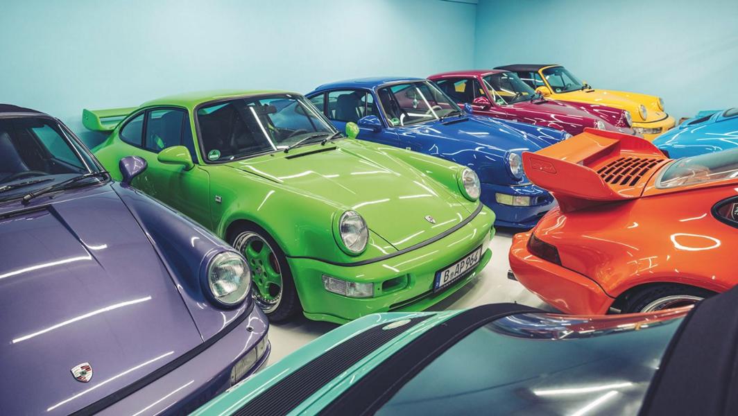 Quand les rêves de voiture deviennent réalité : un garage Porsche coloré !