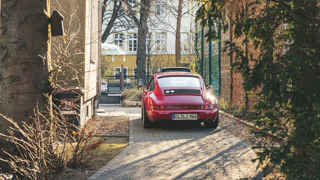 Quand les rêves de voiture deviennent réalité : un garage Porsche coloré !