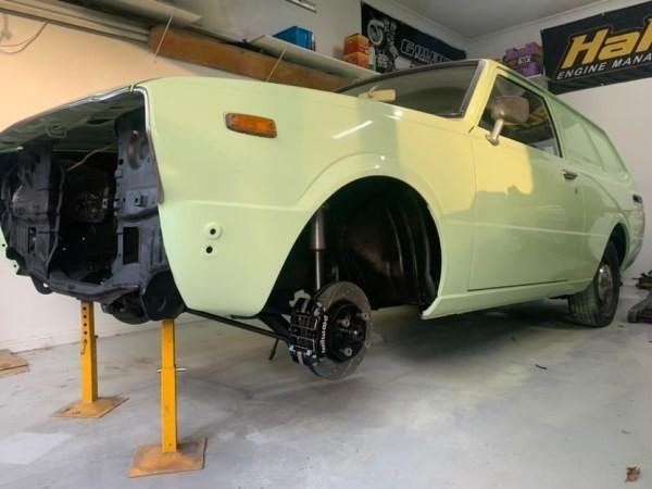 1980er Toyota Corolla Panel Van als Restomod-Projekt!