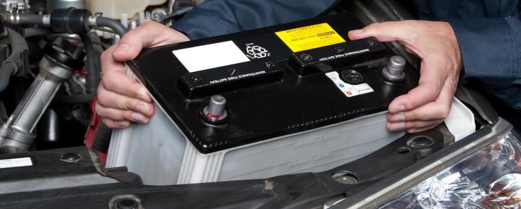 Autobatterie Wechseln Anleitung Fahrzeugbatterie Tauschen 2