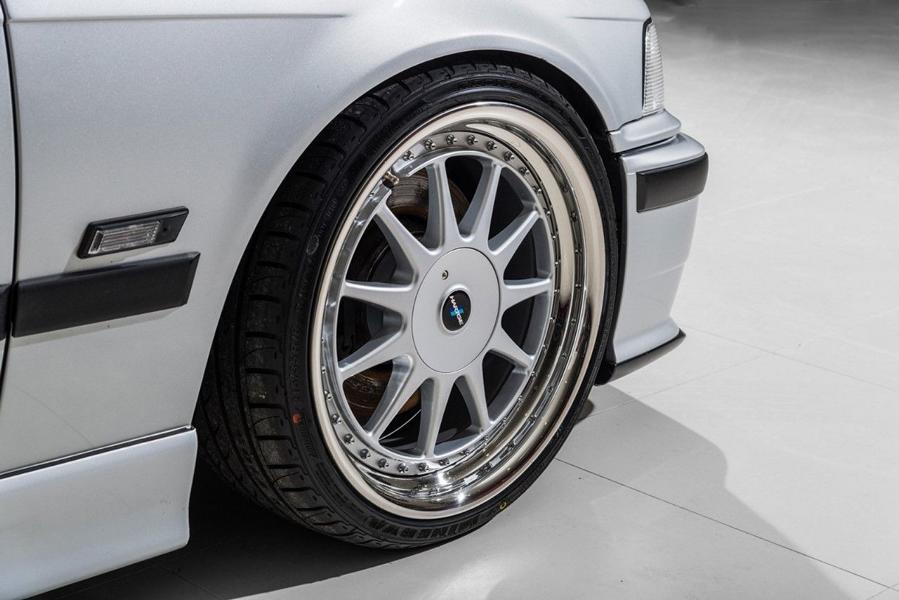 نائمة بامتياز: BMW 316i (E36) مع E31 CSi V12!