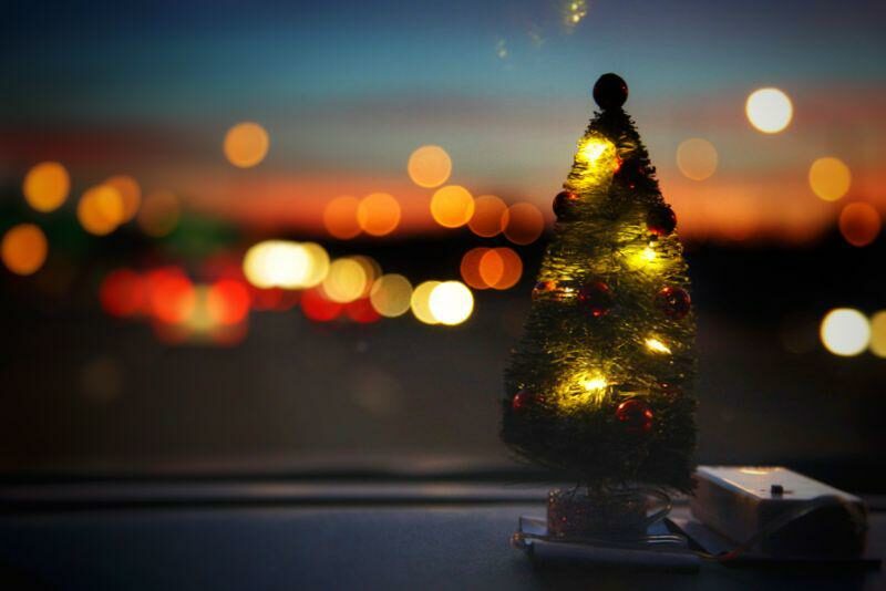 Christmas lights car decoration fir tree E1639810144721