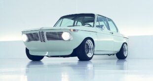 1969er BMW 2002 Breitbau Optik Restomod S14 M3 Motor Header 310x165 Digitale Kunst im Fahrzeug: Cao Fei kreiert Digital Art Mode!
