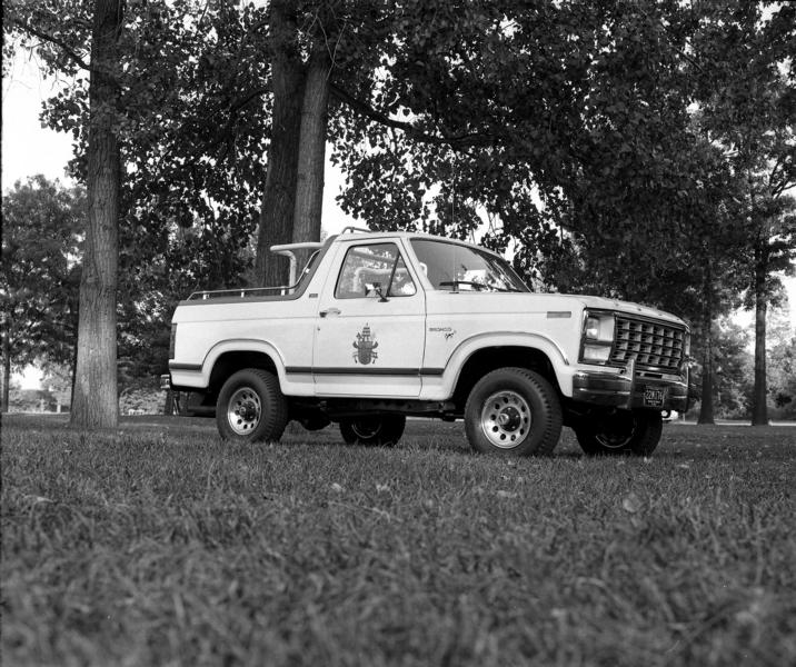 1980 Custom Ford Bronco Pope 04