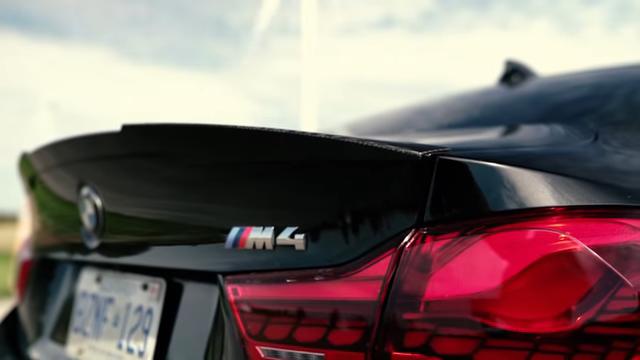 Video: 650 pk BMW M4 F82 versus 717 pk Dodge Hellcat!