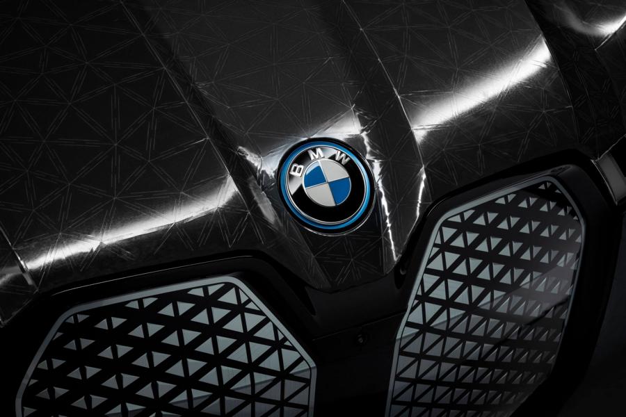 BMW IX Flow Featuring E Ink. 2022 Tuning Farbwechsel 7