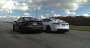 Tesla Model S Plaid contro Audi RS763 Limo 3 3x310 da 165 CV Video: Tesla Model S Plaid contro Audi RS763 Limo da 3 CV!