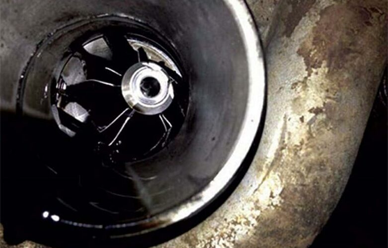 Turbolader defekt Turboladerschaden Oelverbrauch e1641883610331 Häufige Ursachen für einen hohen Ölverbrauch vom Motor!