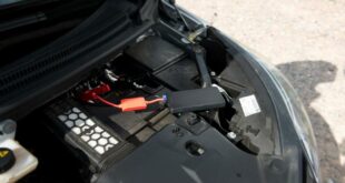 ZX 3059 08 revolt USB Powerbank mit Kfz Starthilfe PB 80.kfz  310x165 Selbstfahrendes Auto trifft selbstreparierenden Reifen!