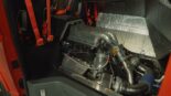 600 PS BiTurbo-V12 Triebwerk im kleinen Toyota Hiace!