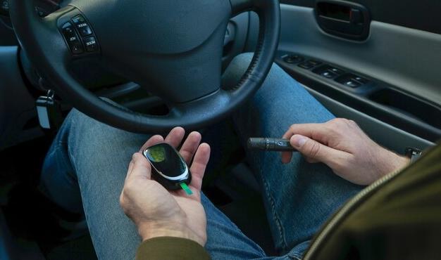 Check blood sugar levels with the engine running? Attention forbidden!