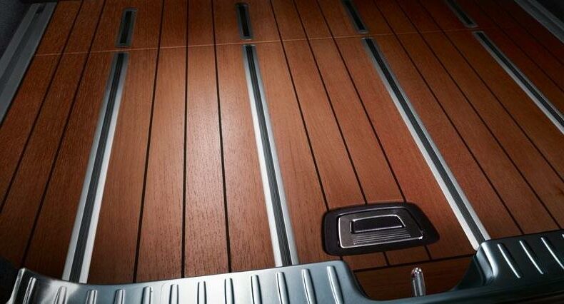 Optioneel houten vloer voor de duurdere Mercedes G-Klasse!