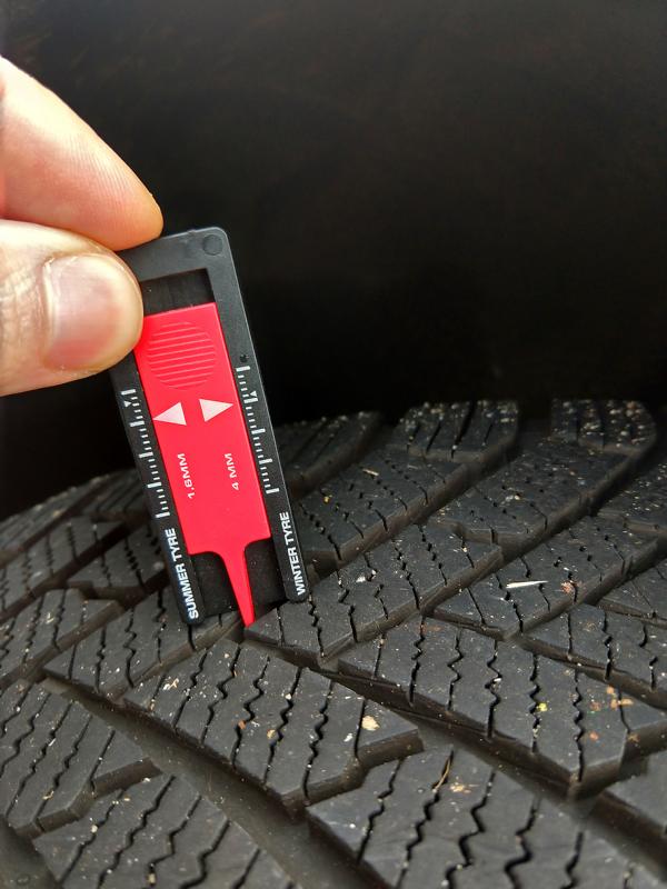 YOKOHAMA advises: Regularly check the tire tread!