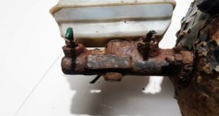 master brake cylinder car defective rust 310x165 Defective master brake cylinder? That must be taken into account!