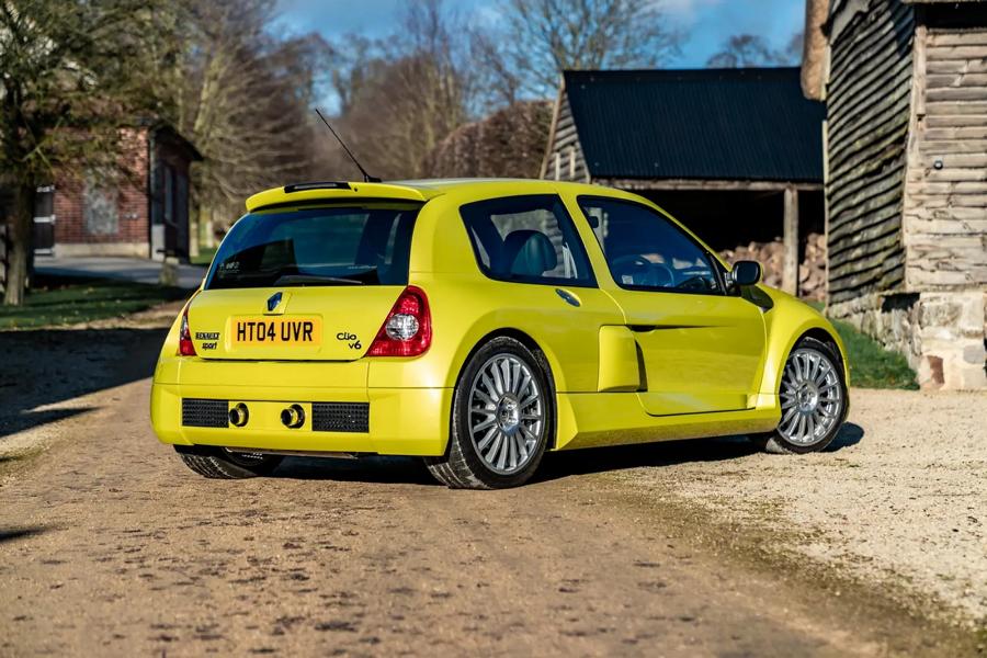 Renault Clio V6 Phase 2 13
