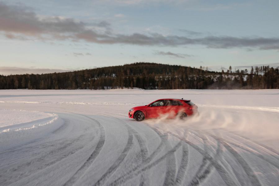 Schneegestoeber Audi RS 3 Im Drift 2