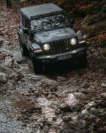 Delta4x4 Jeep Wrangler Rubicon Cooper Slovenia Rocks 155x194