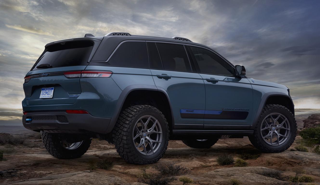 Jeep® Grand Cherokee Trailhawk PHEV Concept Back 2