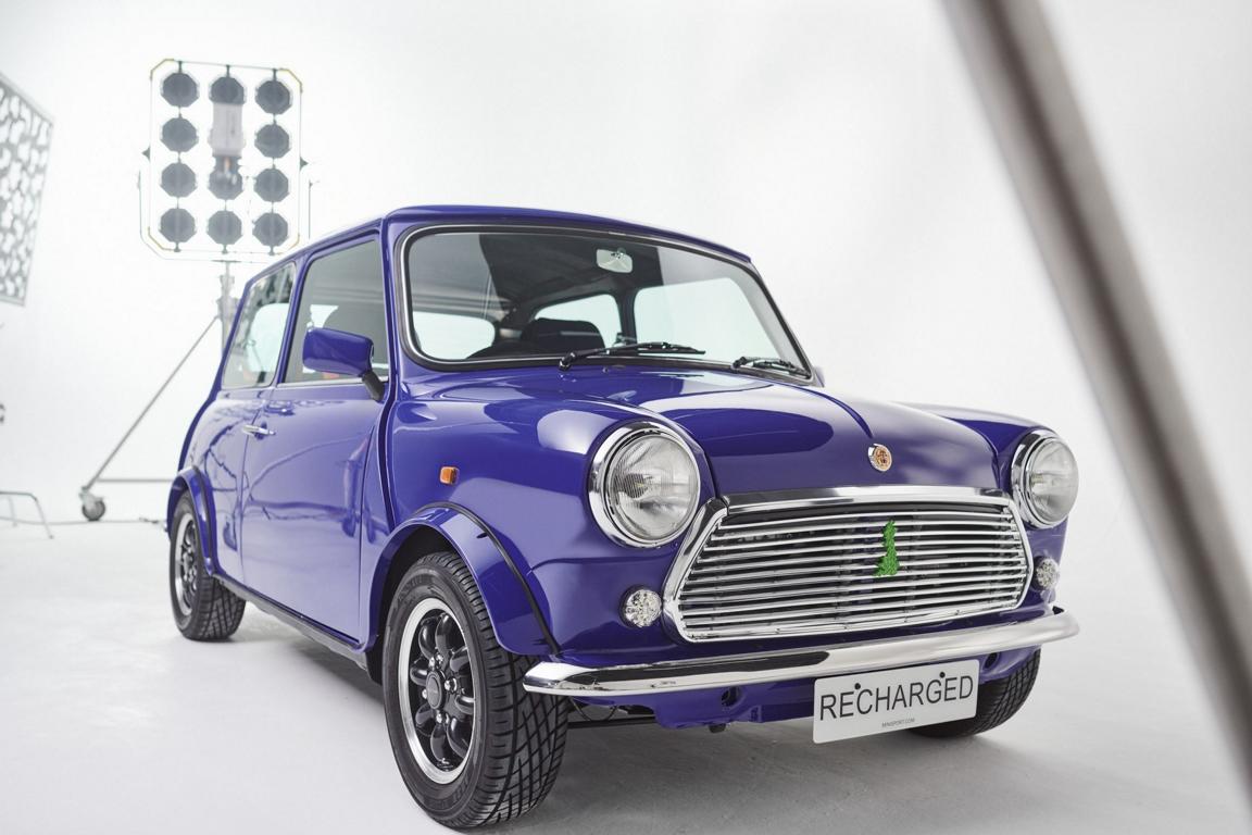 Restomod MINI Recharged By Paul Smith 2022 33