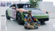 Neues Art Car: Sneaker-Design trifft auf Porsche Taycan 4 Cross Turismo!