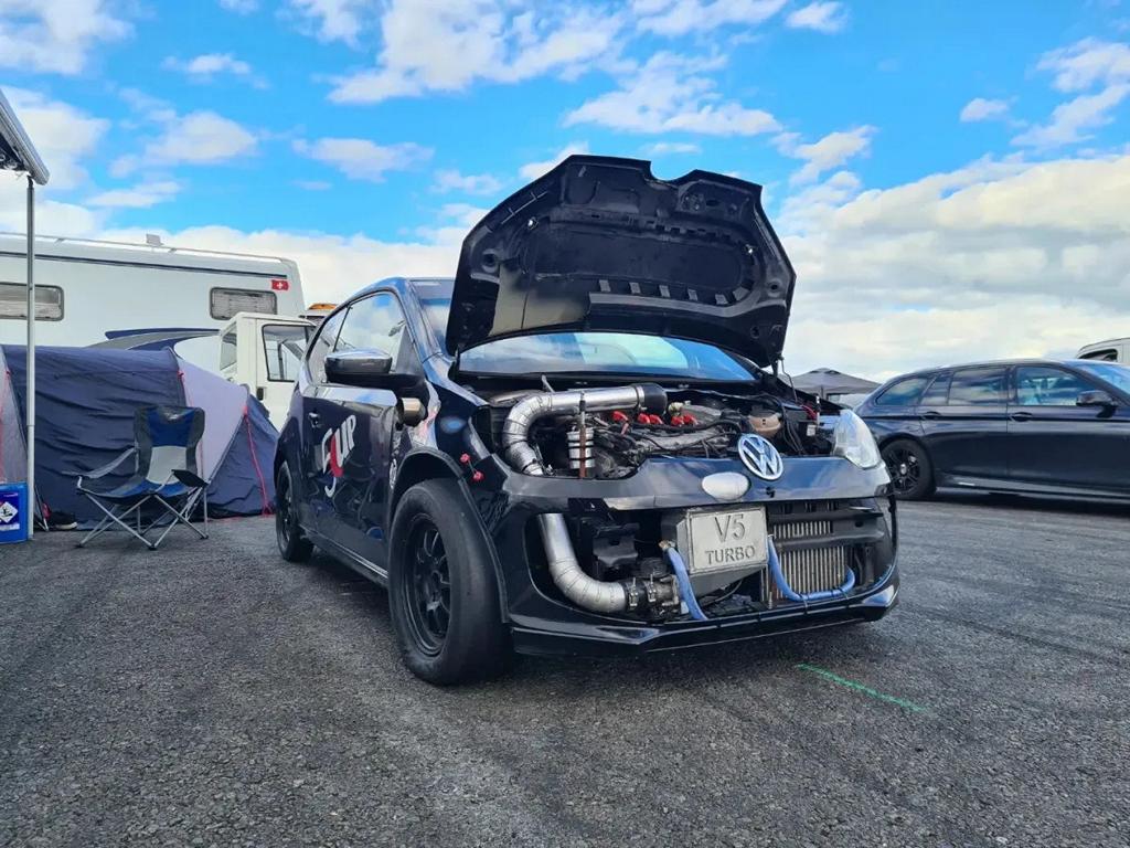 Vidéo : VW up avec moteur Turbo VR5 sur la piste !