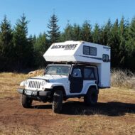 Video: Jeep Wrangler mit Campingaufbau von Backwoods Camper!