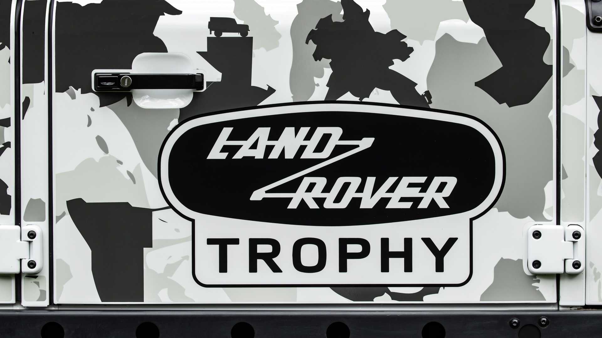 Land Rover Defender Works V8 Trophy II 2022 9
