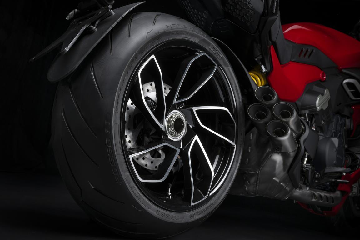 2023 Ducati Diavel V4 V4 Power Tuning 1