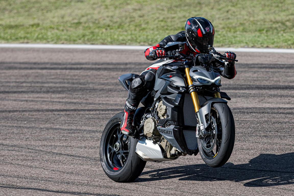2023 Ducati Streetfighter V4 Streetfighter V4 SP2 4