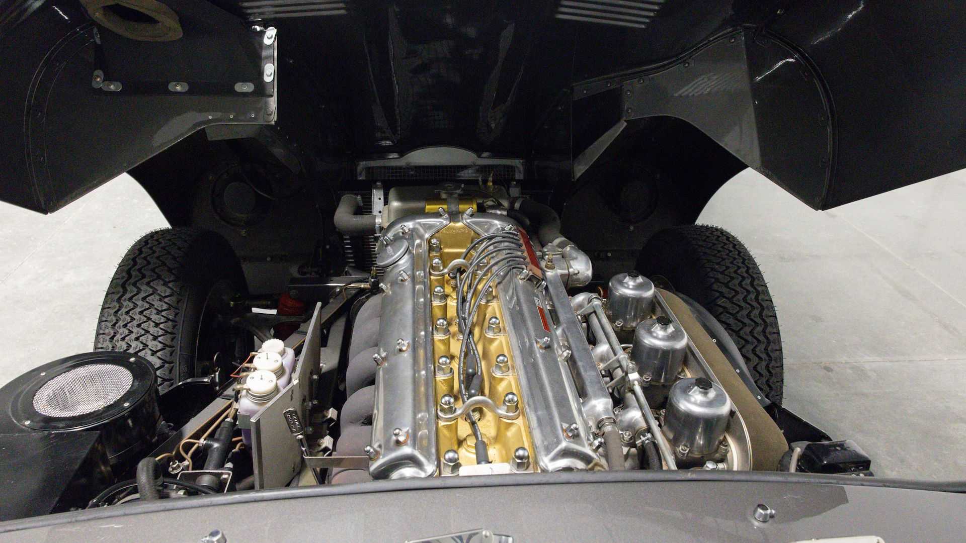 Jaguar E Type ECD Tesla Electric Drive Restomod V8 R6 V12 Tuning 28