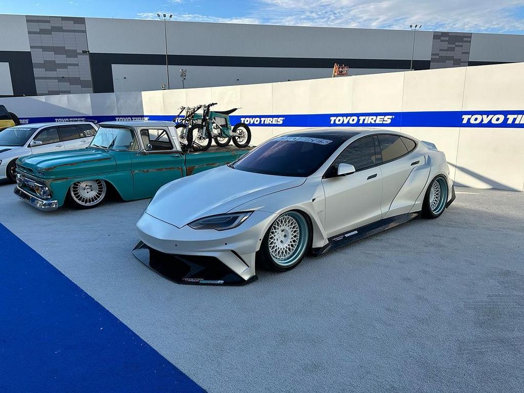 Tesla Model S Plaid Widebody Racing Carbon Tuning Kit SEMA 2022 1
