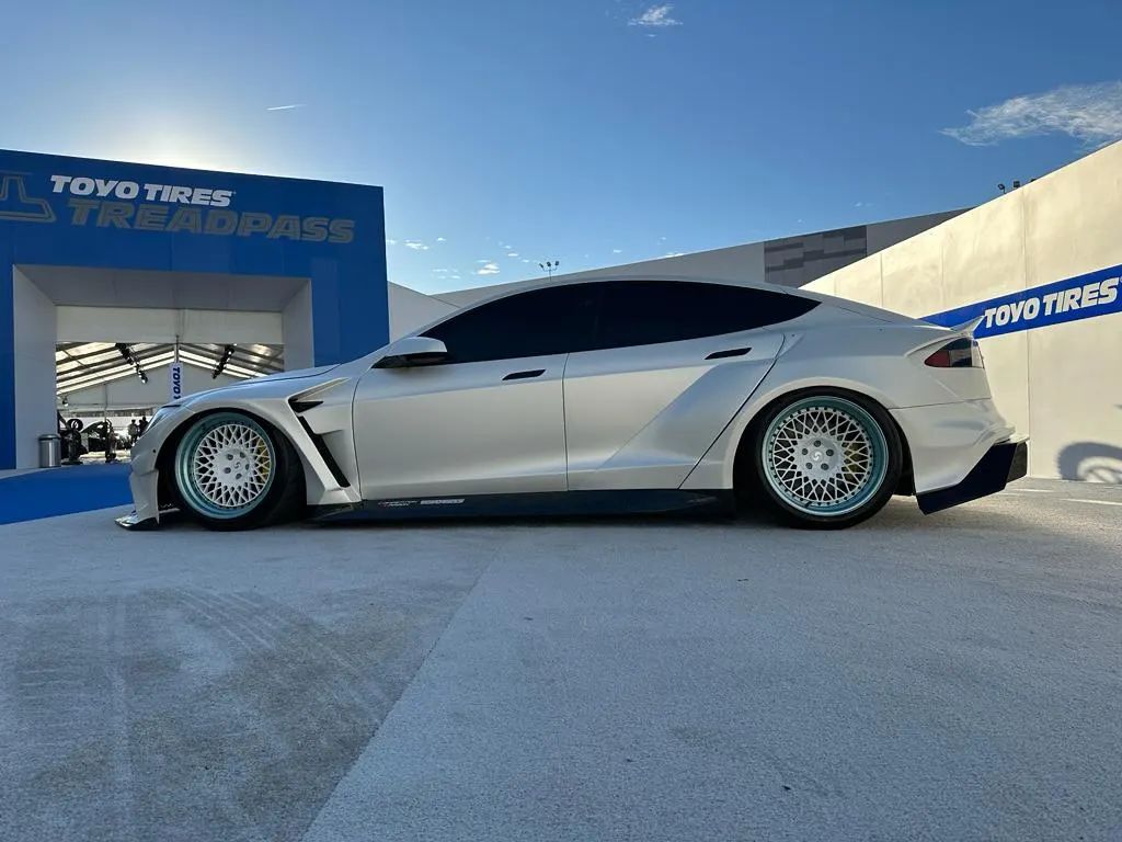 Racing Tesla Model S Plaid Widebody Kit Carbon Tuning SEMA 2022 2