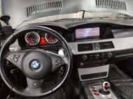 BMW E23 3 series widebody M5 V10 engine 3 190x142