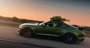 Grinch vole l'arbre de Noël Hennessey Performance Shelby GT500 Mustang 2022 2 310x165